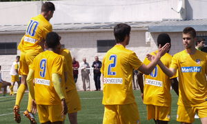 Temporada 2013/2014. El Atlético de Madrid C celebra un gol en Torrejón / D.B.